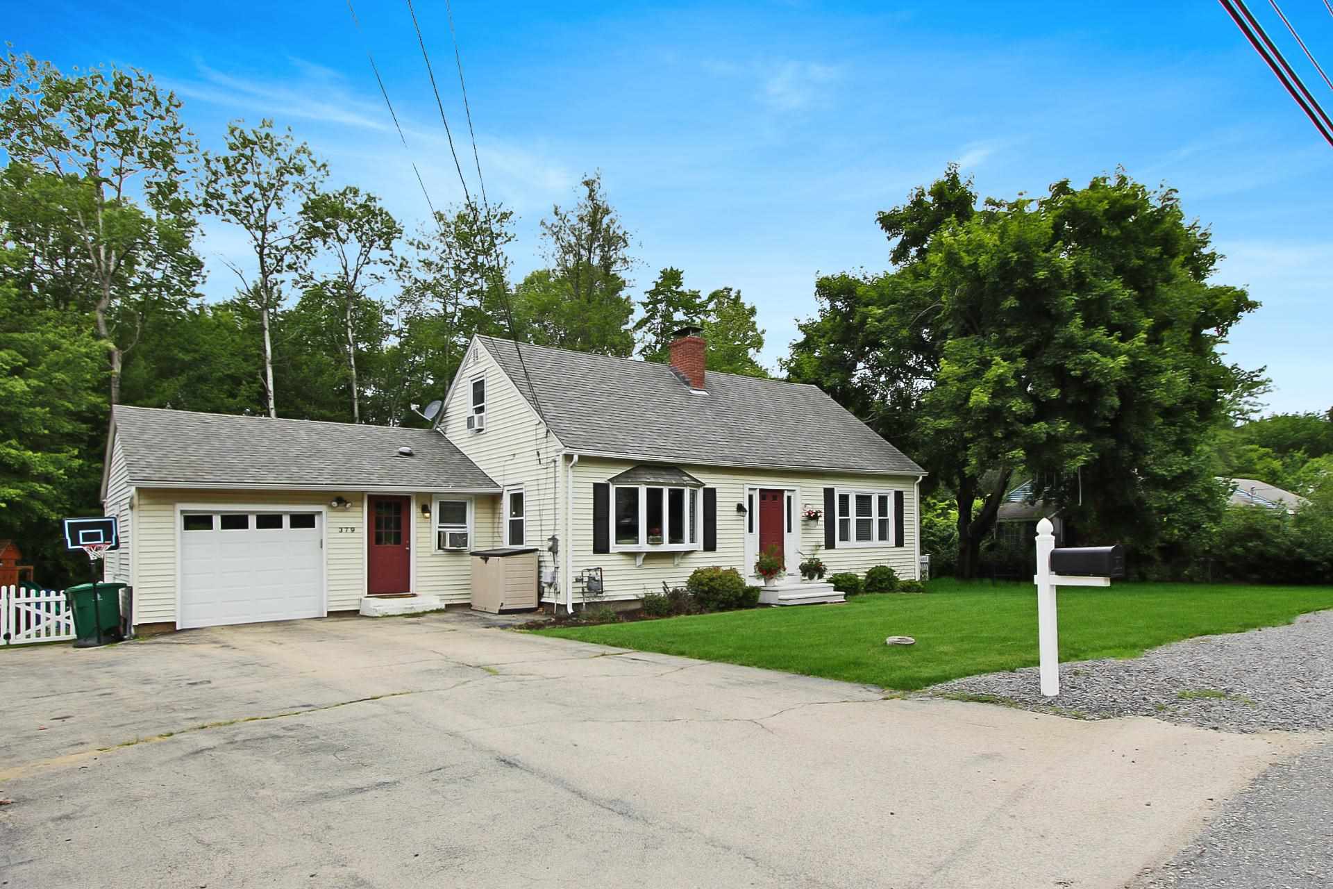 379 Main Dunstable Road Nashua, NH 03062 - Photo 2 of 36