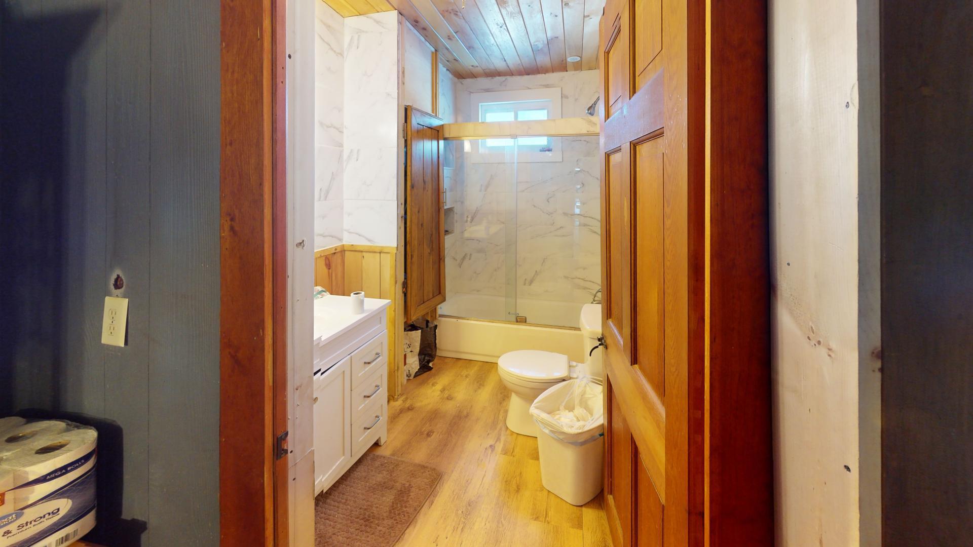 136-Sweet-Road-Bathroom