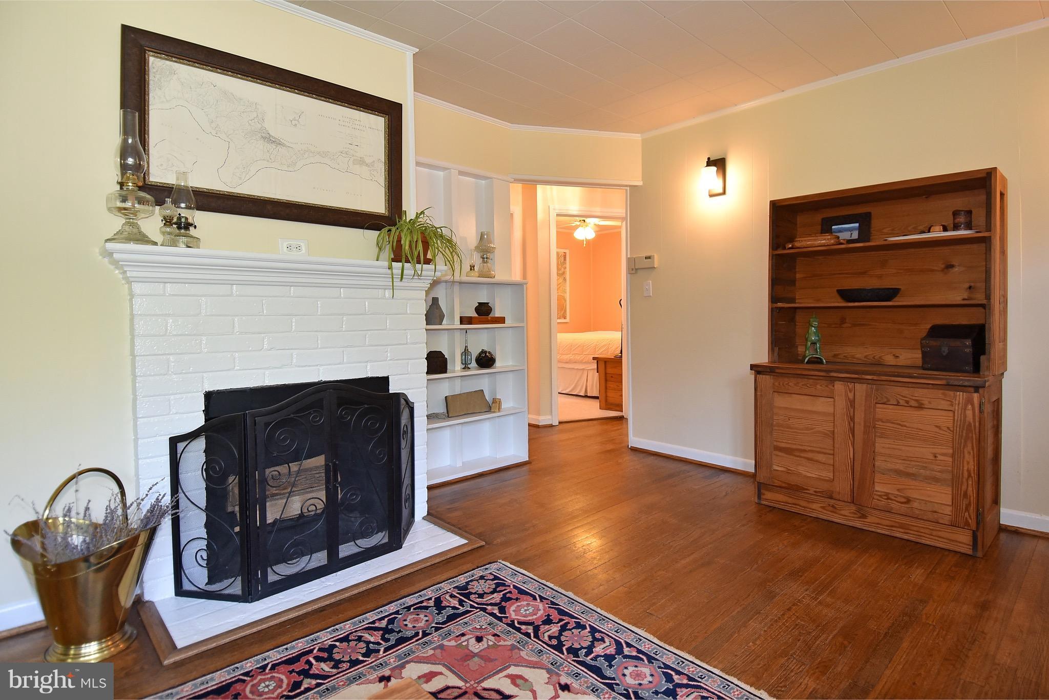 6639 Barrett Road Falls Church, VA 22042 - Photo 10 of 29 Living Room