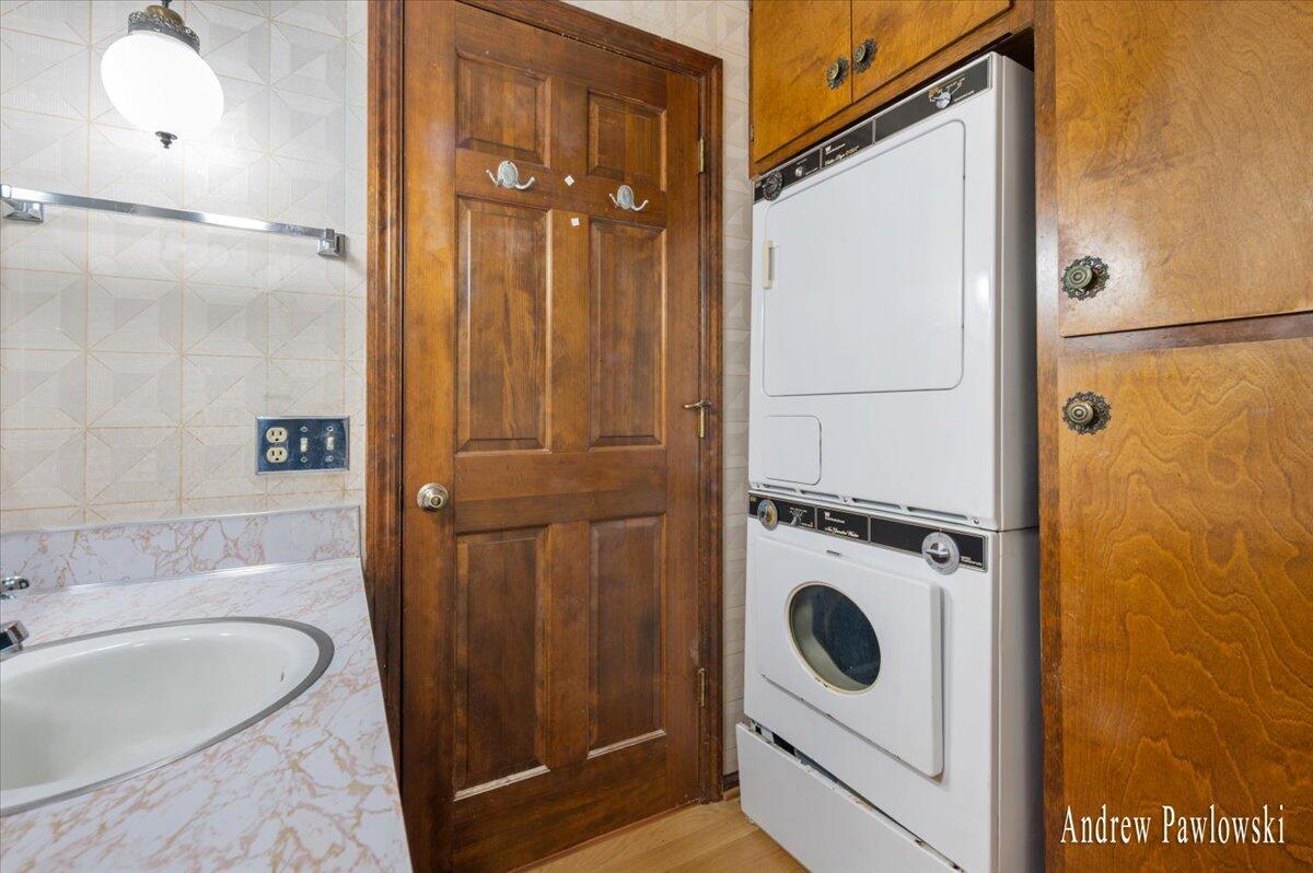 7763 Coachman Lane Jenison, MI 49428 - Photo 14 of 25 Main Level Laundry!