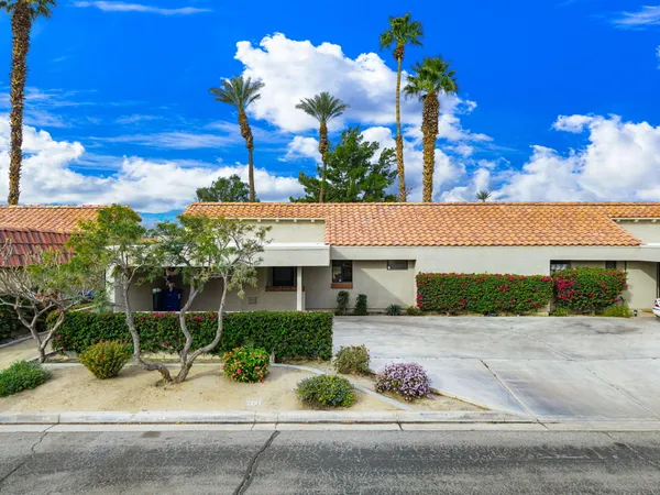 $369,900 | 40523 Preston Trail, Palm Desert, CA 92211
