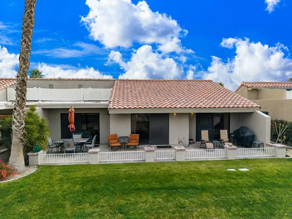 $369,900 | 40523 Preston Trail, Palm Desert, CA 92211