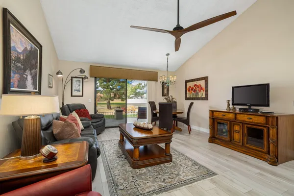 $369,900 | 40523 Preston Trail, Palm Desert, CA 92211