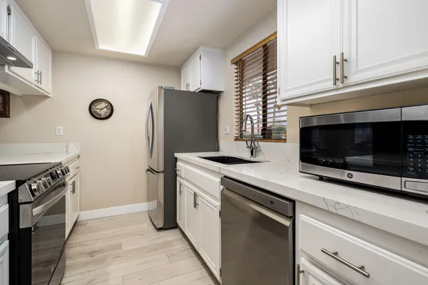 $369,900 | 40523 Preston Trail, Palm Desert, CA 92211