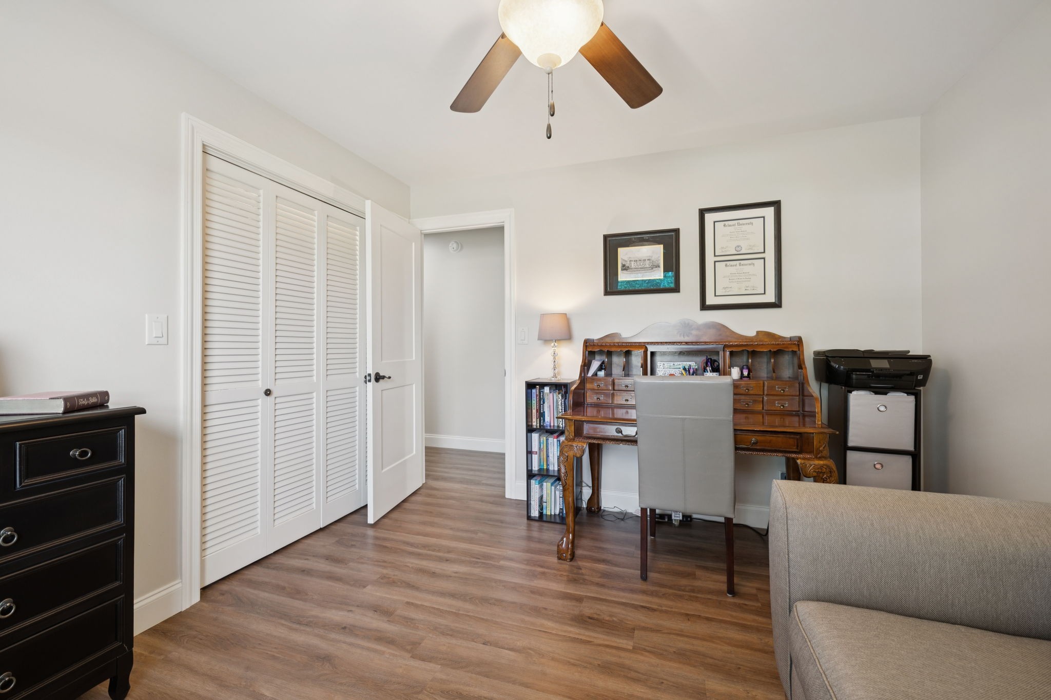 213 Knob Road Lebanon, TN 37087 - Photo 29 of 39 a view of a livingroom with furniture and wooden floor