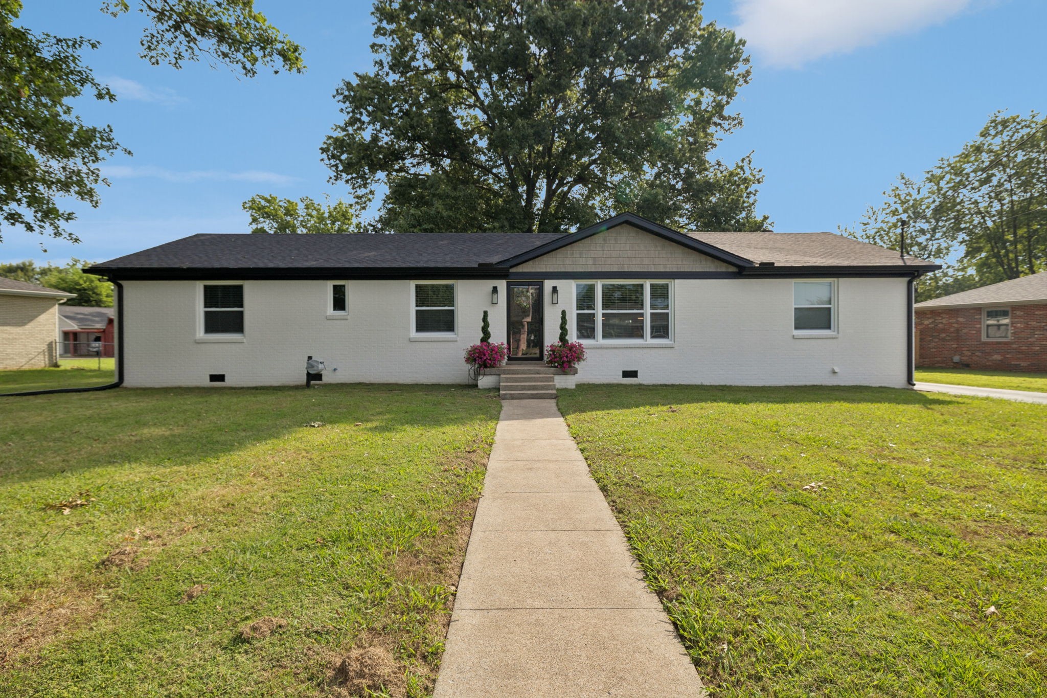 213 Knob Road Lebanon, TN 37087 - Photo 3 of 39 a front view of house with yard and trees