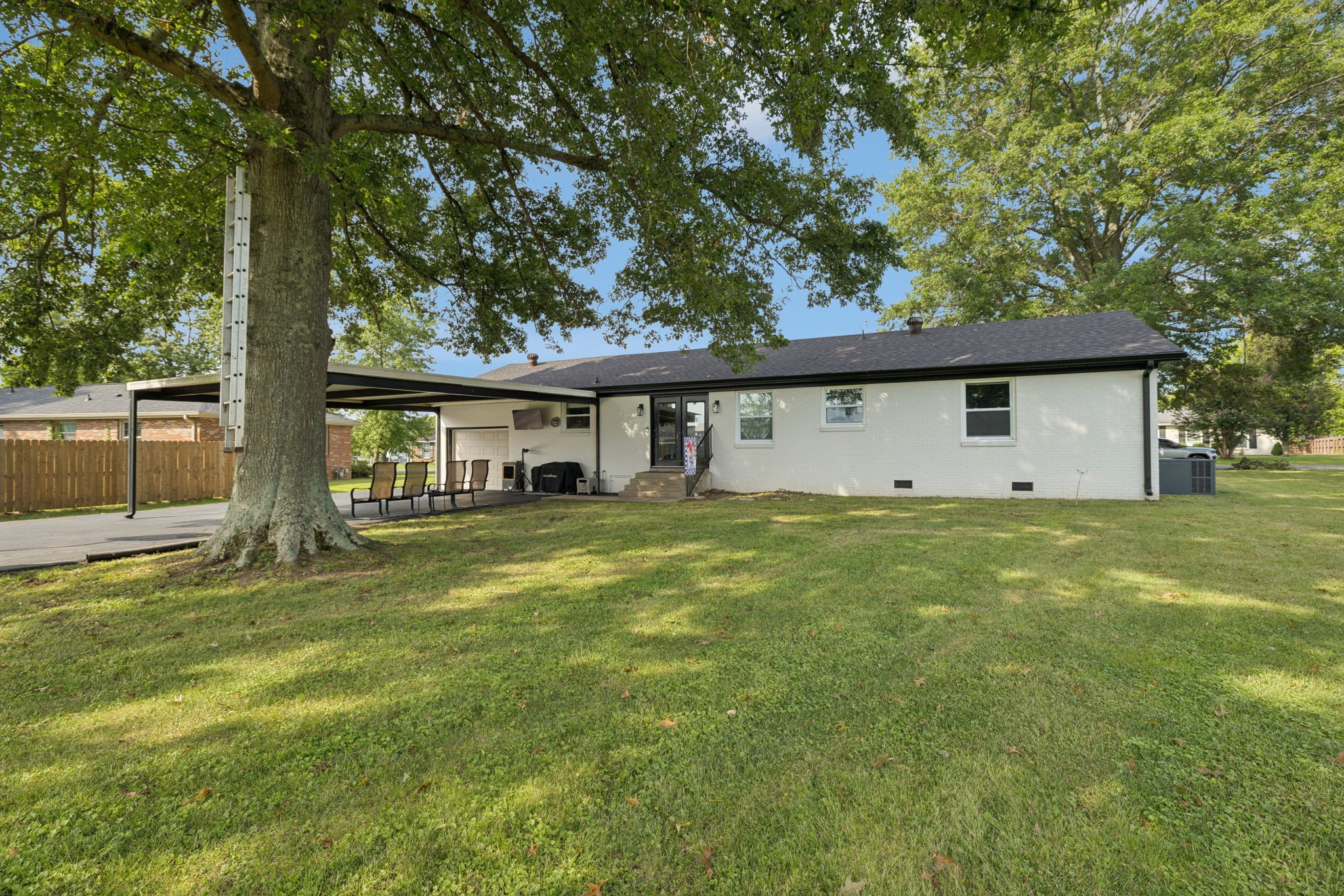 213 Knob Road Lebanon, TN 37087 - Photo 39 of 39 a front view of a house with a garden