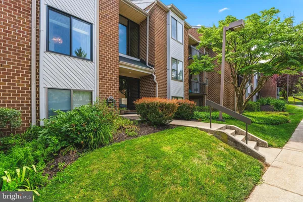 $257,000 | 9 Mullingar Court, Unit 201, Lutherville-Timonium, MD 21093