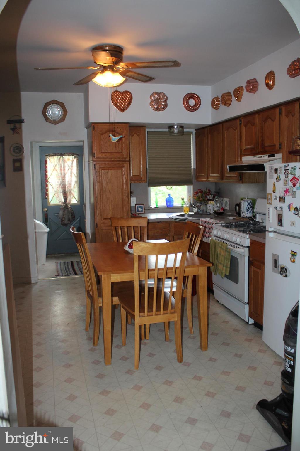 925 Ridgeway Street Gloucester City, NJ 08030 - Photo 2 of 9 Gallery Image 2