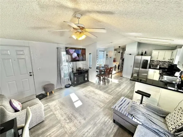 $190,000 | 8811 Park Bellflower Ca, Unit 54, Bellflower, CA 90706