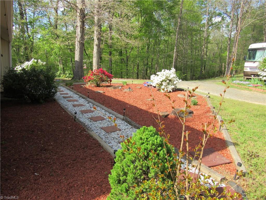 1320 Old Mail Rte Road King, NC 27021 - Photo 12 of 30