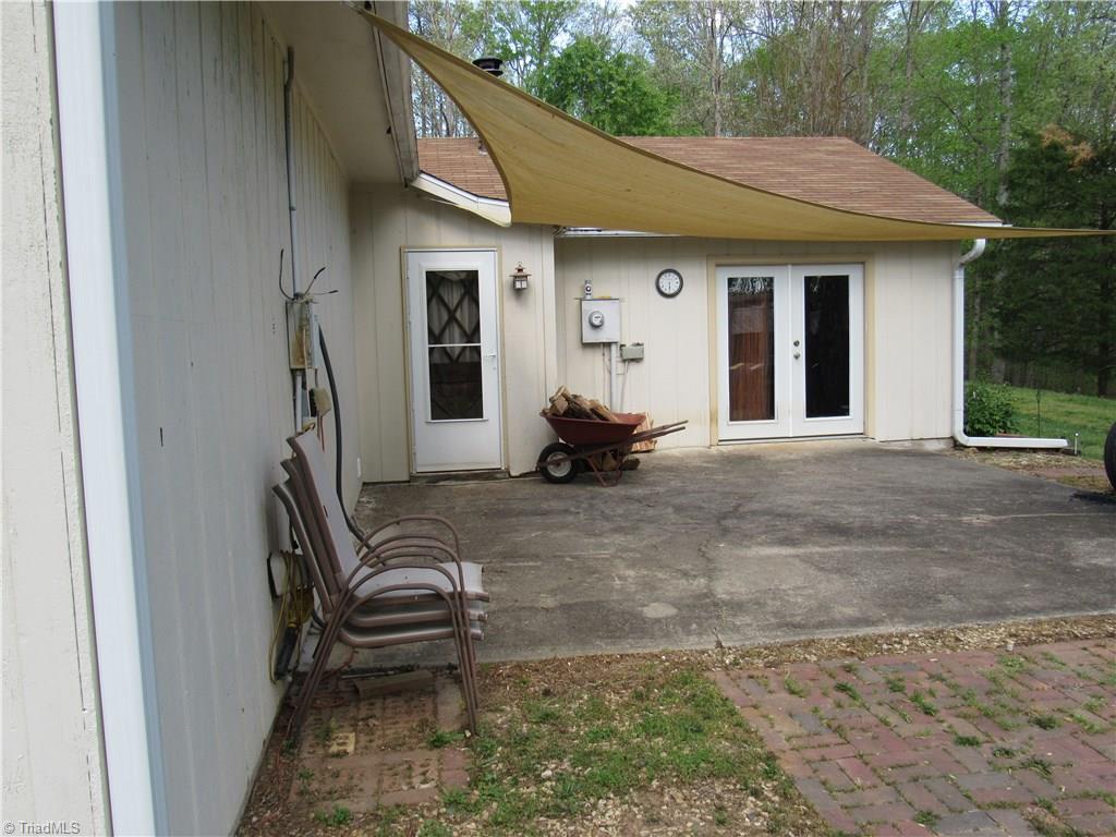 1320 Old Mail Rte Road King, NC 27021 - Photo 14 of 30