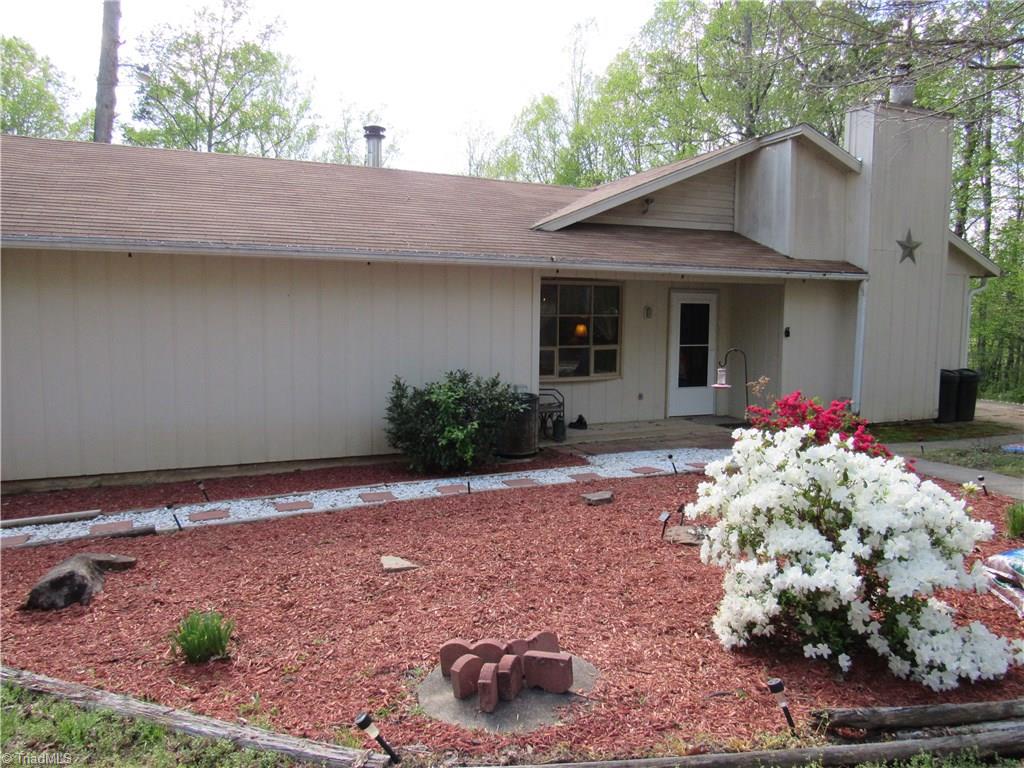 1320 Old Mail Rte Road King, NC 27021 - Photo 6 of 30
