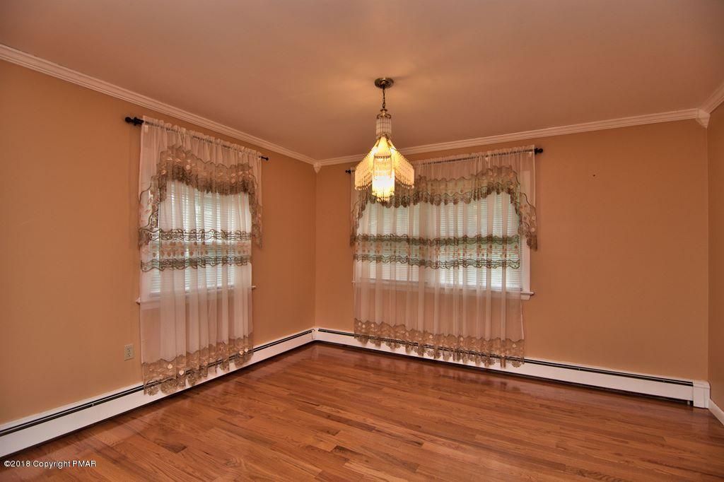 309 Albert Road Stroudsburg, PA 18360 - Photo 16 of 43 dining room