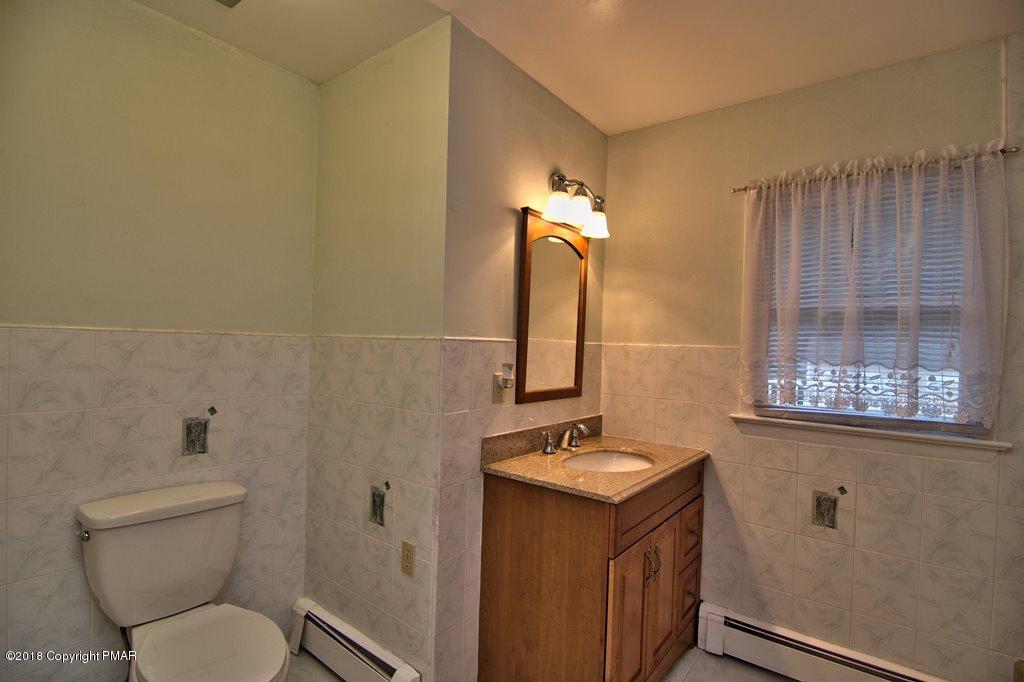 309 Albert Road Stroudsburg, PA 18360 - Photo 21 of 43 bath