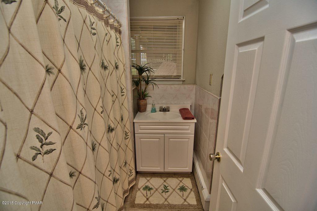 309 Albert Road Stroudsburg, PA 18360 - Photo 32 of 43 bath