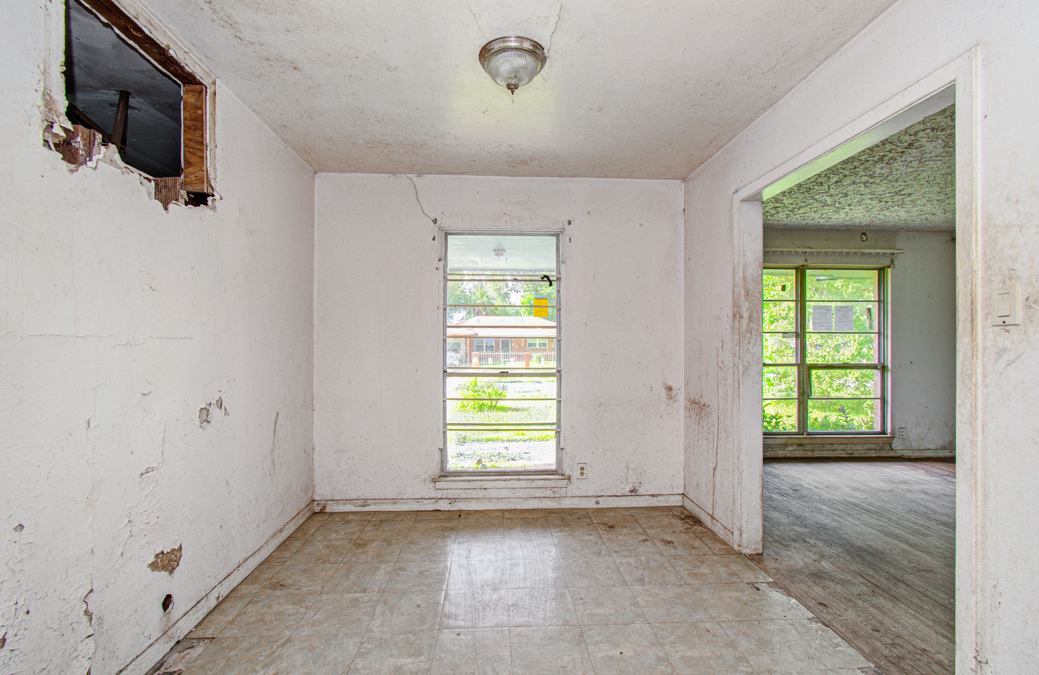 4110 Howcher Street Houston, TX 77047 - Photo 7 of 13 Dining area