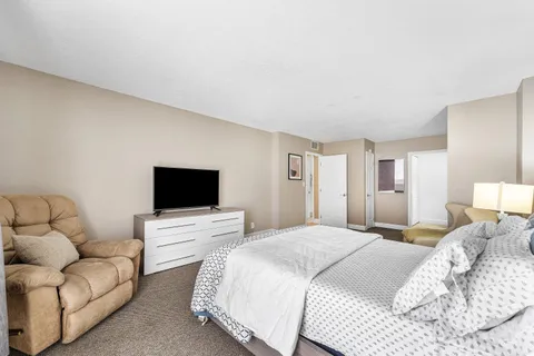 $425,000 | 1600 South Ocean Drive, Unit 7H, Hollywood, FL 33019