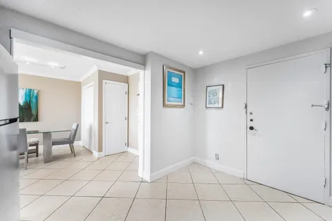 $425,000 | 1600 South Ocean Drive, Unit 7H, Hollywood, FL 33019