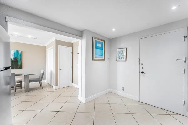 $425,000 | 1600 South Ocean Drive, Unit 7H, Hollywood, FL 33019