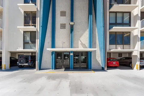 $425,000 | 1600 South Ocean Drive, Unit 7H, Hollywood, FL 33019