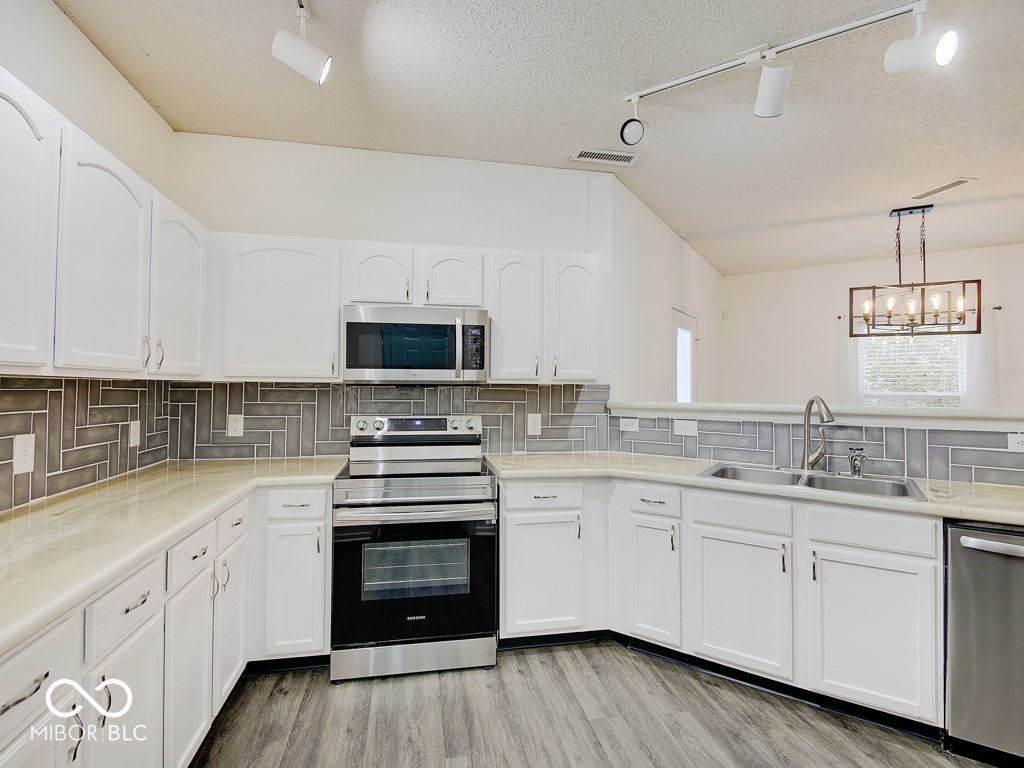 13315 Patriotic Way Fishers, IN 46037 - Photo 18 of 44