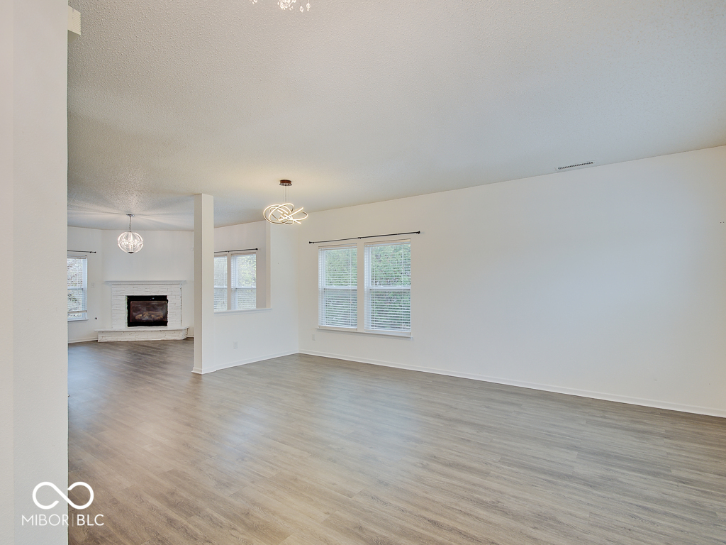 13315 Patriotic Way Fishers, IN 46037 - Photo 3 of 44