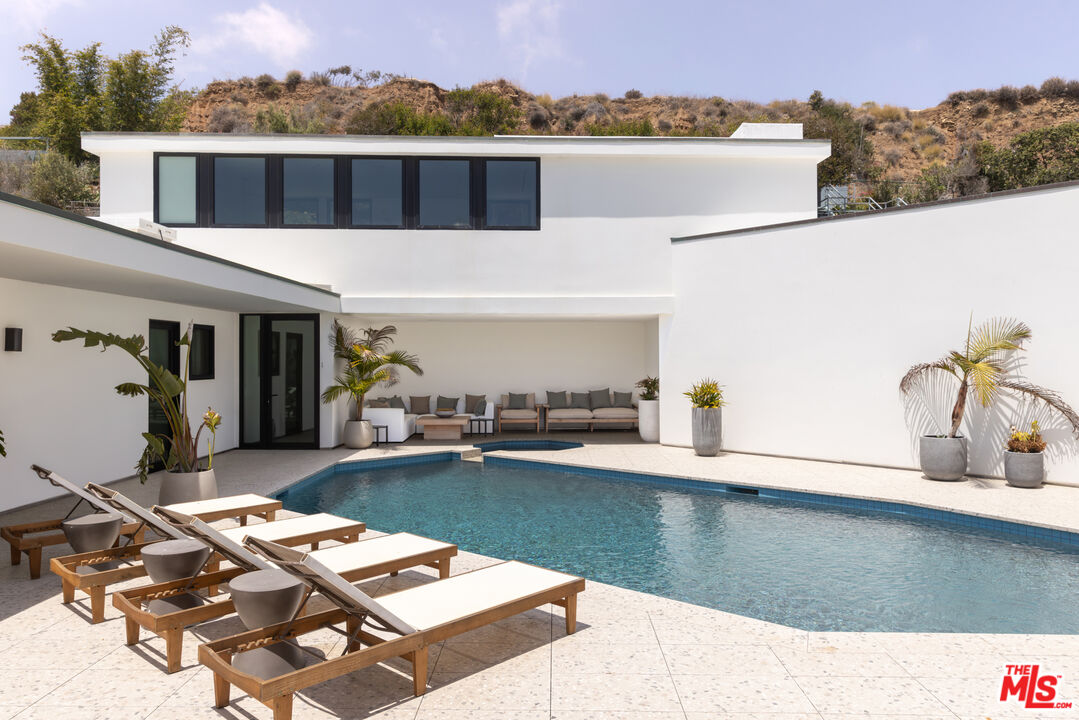 31388 Broad Beach Road Malibu, CA 90265 - Photo 13 of 36