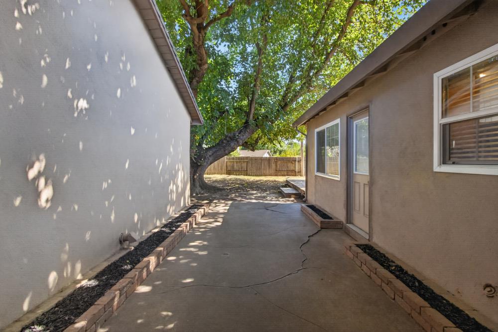 7212 Midnight Way Citrus Heights, CA 95621 - Photo 24 of 34