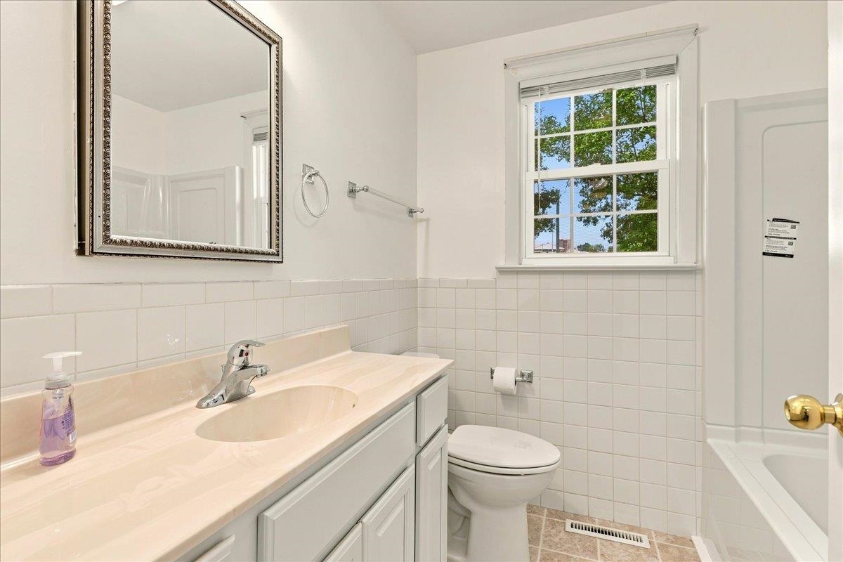 595 Bowman Road Dayton, VA 22821 - Photo 34 of 61 Gallery Image 34