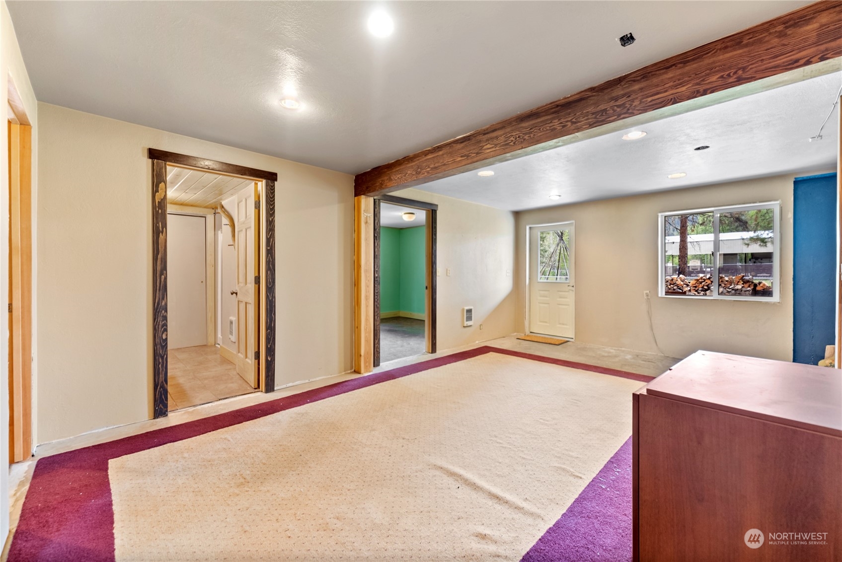 36 Twisp Airport Road Twisp, WA 98856 - Photo 29 of 38 a view of a livingroom with a workspace