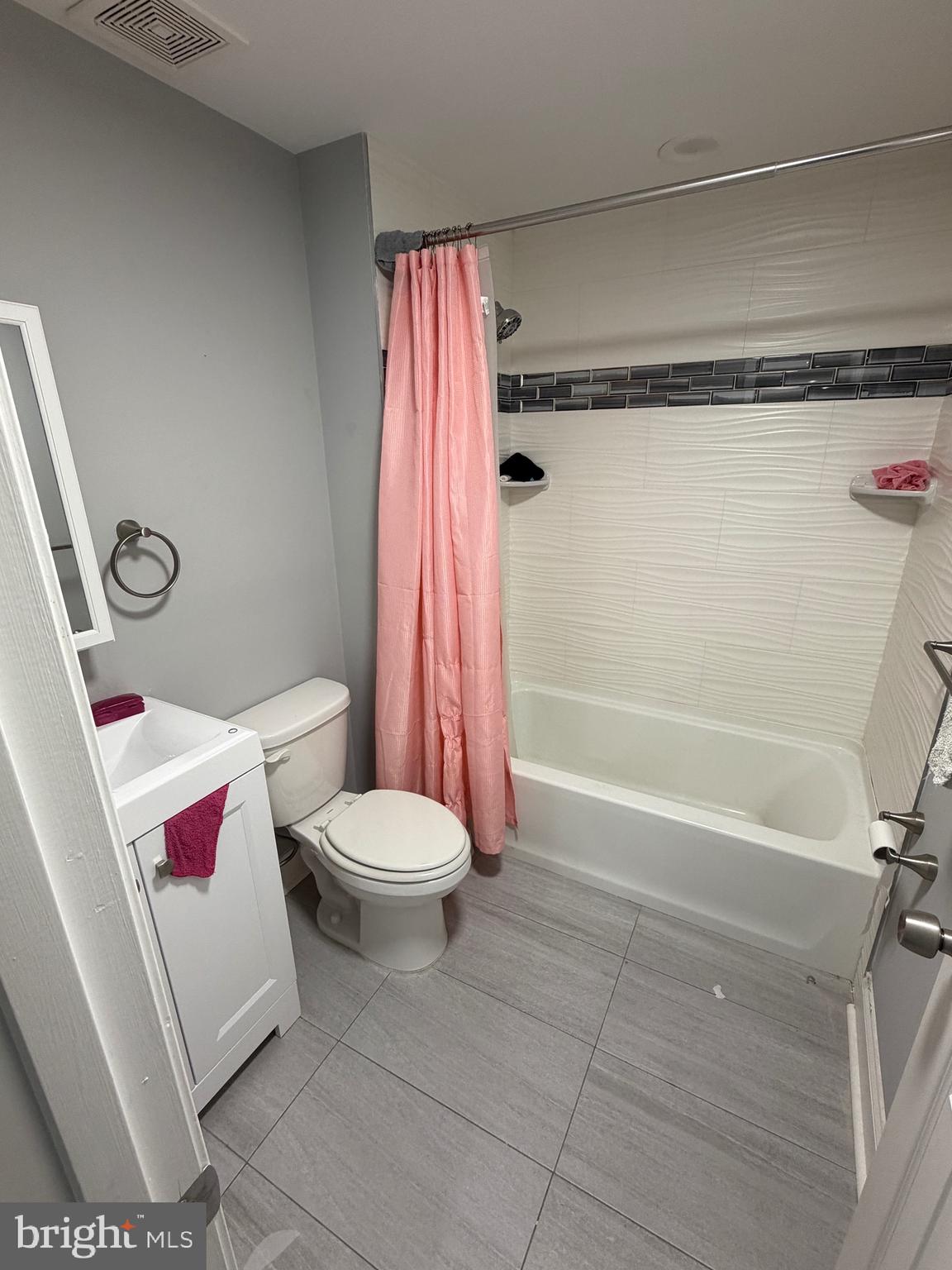 2612 Allendale Road Baltimore, MD 21216 - Photo 10 of 16 2nd Level Hall Bath