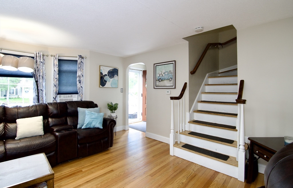 55 Bridle Path Road Springfield, MA 01118 - Photo 8 of 42