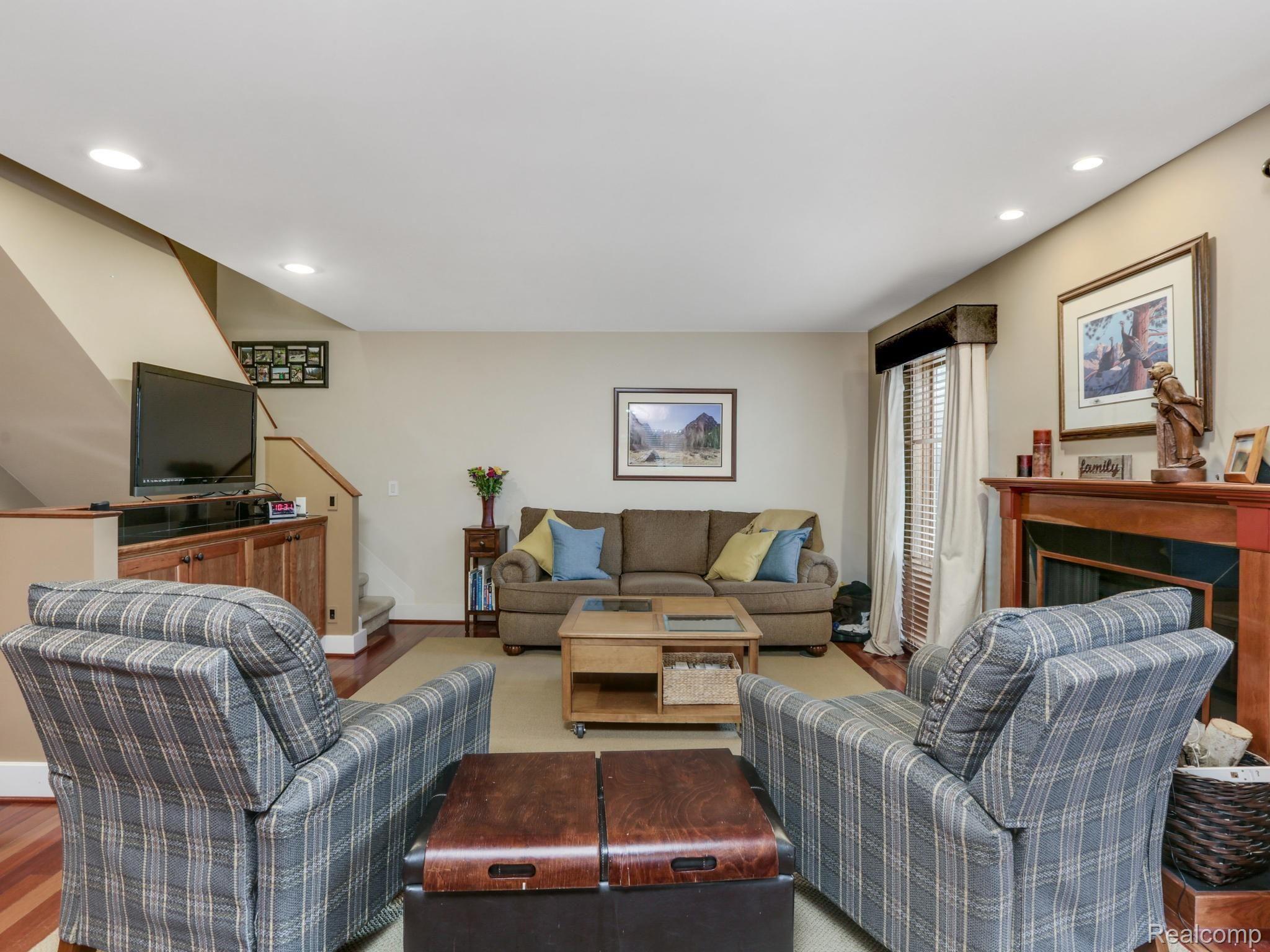 2965 Meadowbrook Drive Rochester, MI 48309 - Photo 14 of 32 2965 Meadowbrook Dr Rochester-006-005-2965 Meadowbrook Drive-MLS_Size.jpg