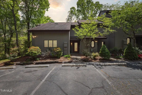 $215,000 | 20 Willowbrook Drive, Unit 20, Kingsport, TN 37660