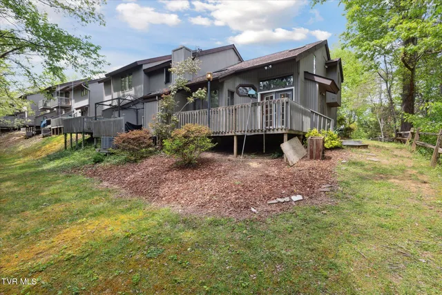 $220,500 | 20 Willowbrook Drive, Unit 20, Kingsport, TN 37660