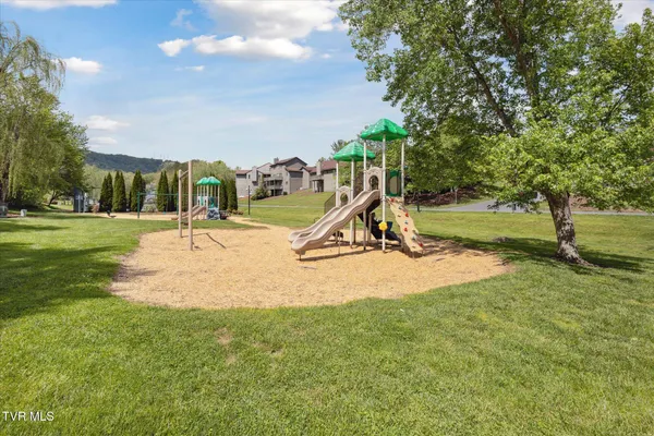 $215,000 | 20 Willowbrook Drive, Unit 20, Kingsport, TN 37660