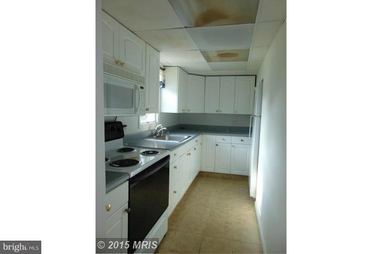 2262 Monocacy Road Essex, MD 21221 - Photo 8 of 18 Kitchen
