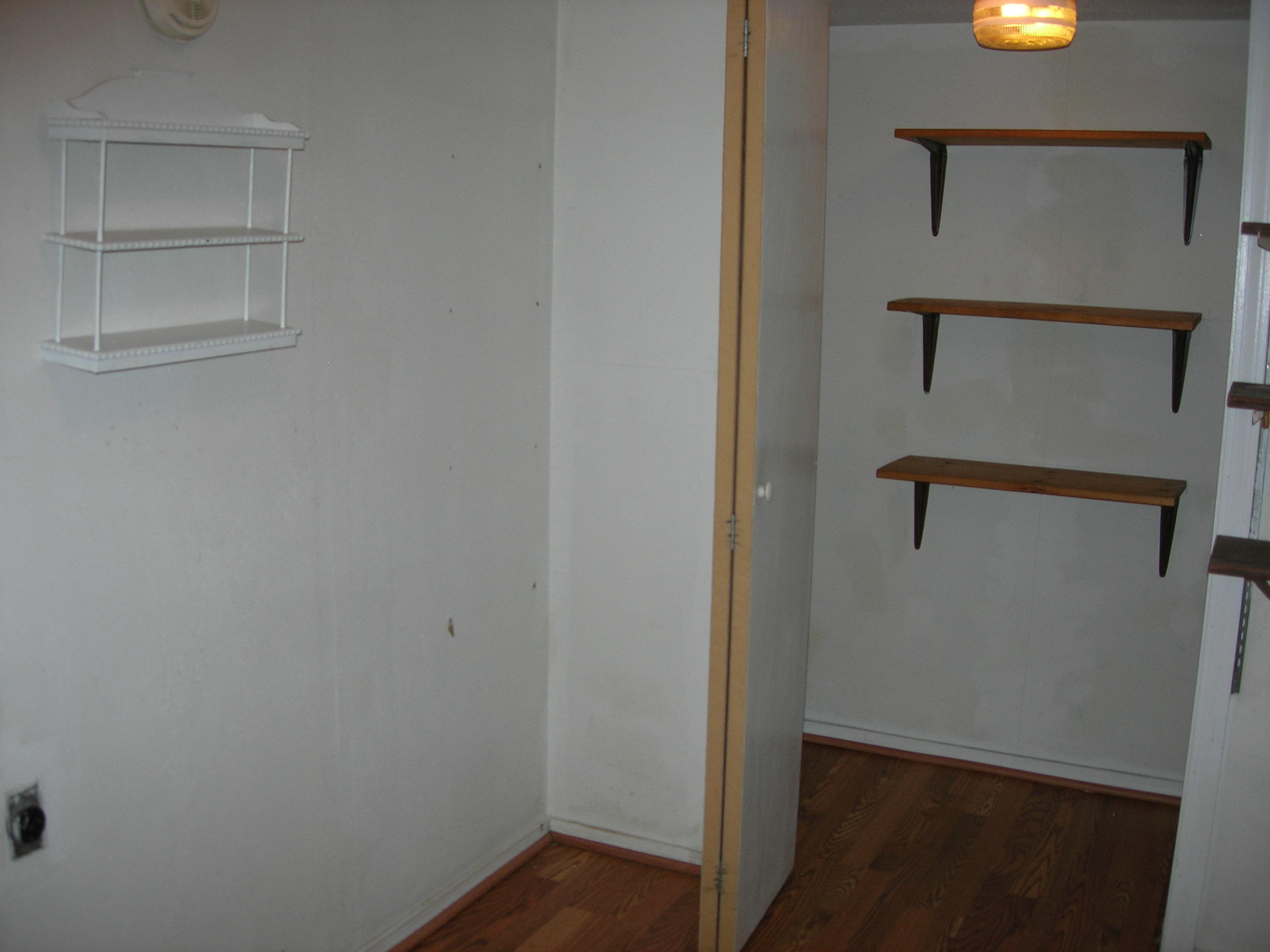 203 Frawley Road Chattanooga, TN 37412 - Photo 6 of 7 LAUNDRY ROOM
