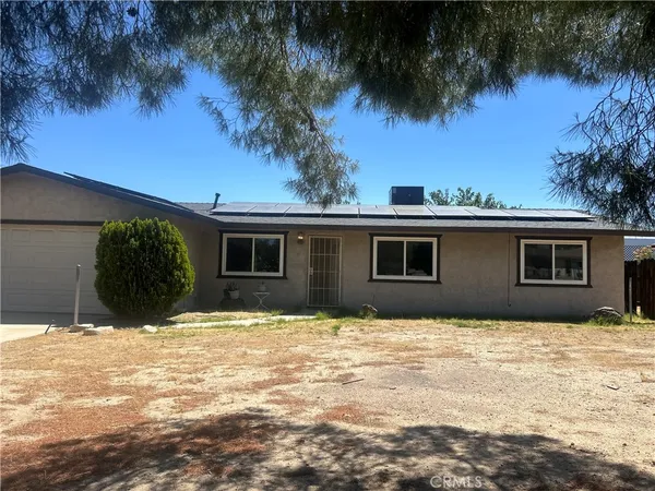 $2,250 | 11015 Oakwood Avenue, Hesperia, CA 92345