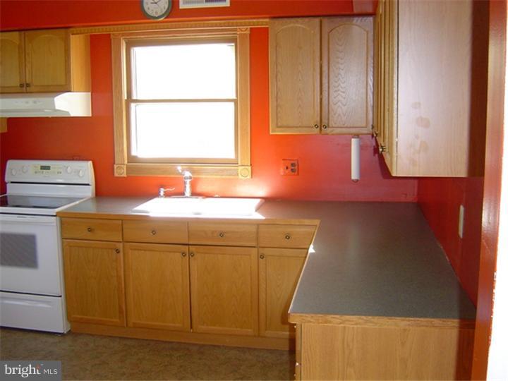 1842 Little Conestoga Road Elverson, PA 19520 - Photo 10 of 22 Kitchen