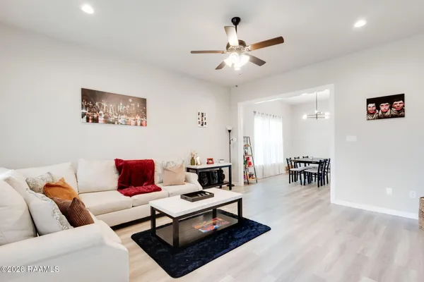 $2,200 | 224 Cres Vw Lane, Duson, LA 70529