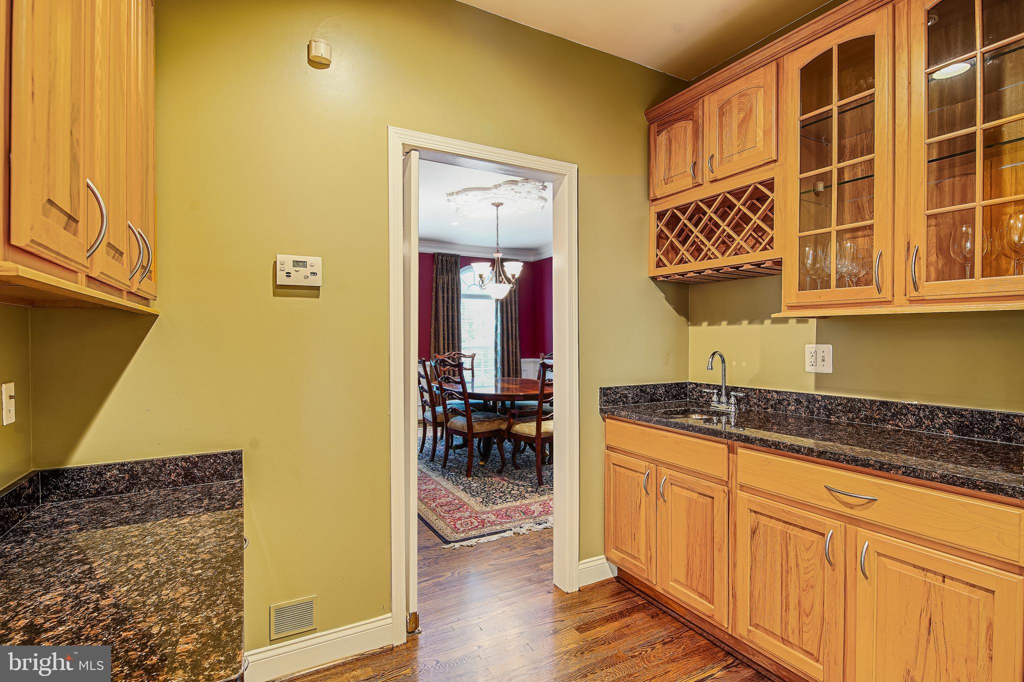 6661 South Clifton Road Frederick, MD 21703 - Photo 11 of 68 Butlers pantry
