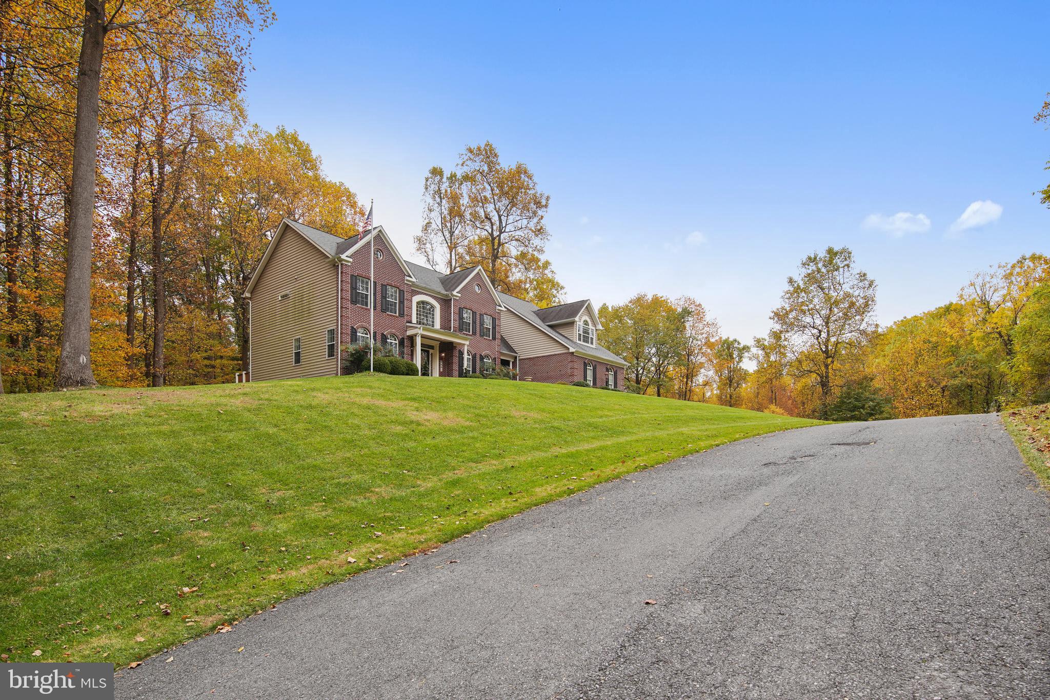 6661 South Clifton Road Frederick, MD 21703 - Photo 3 of 68 Private road