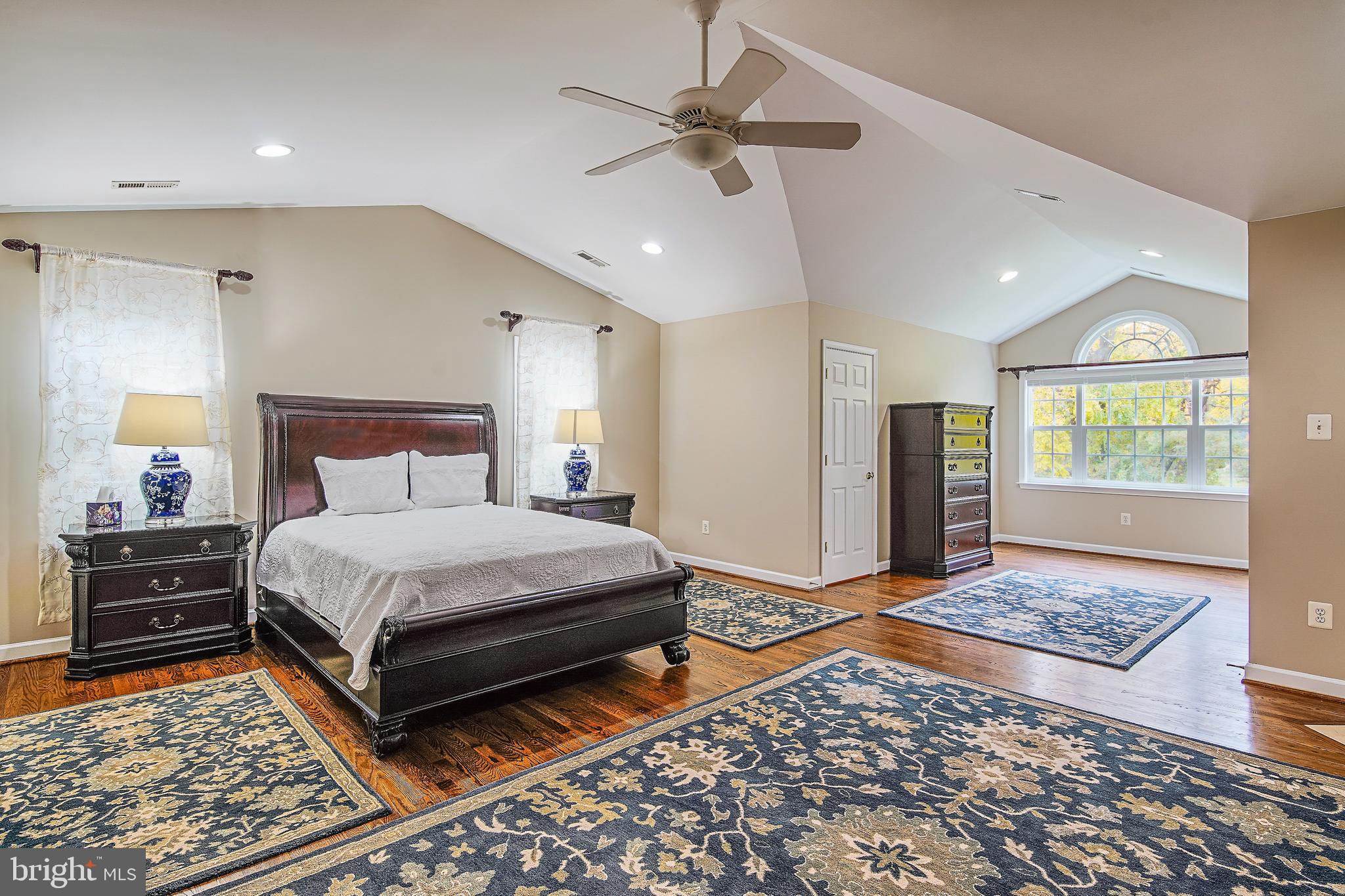 6661 South Clifton Road Frederick, MD 21703 - Photo 23 of 68 Master bedroom