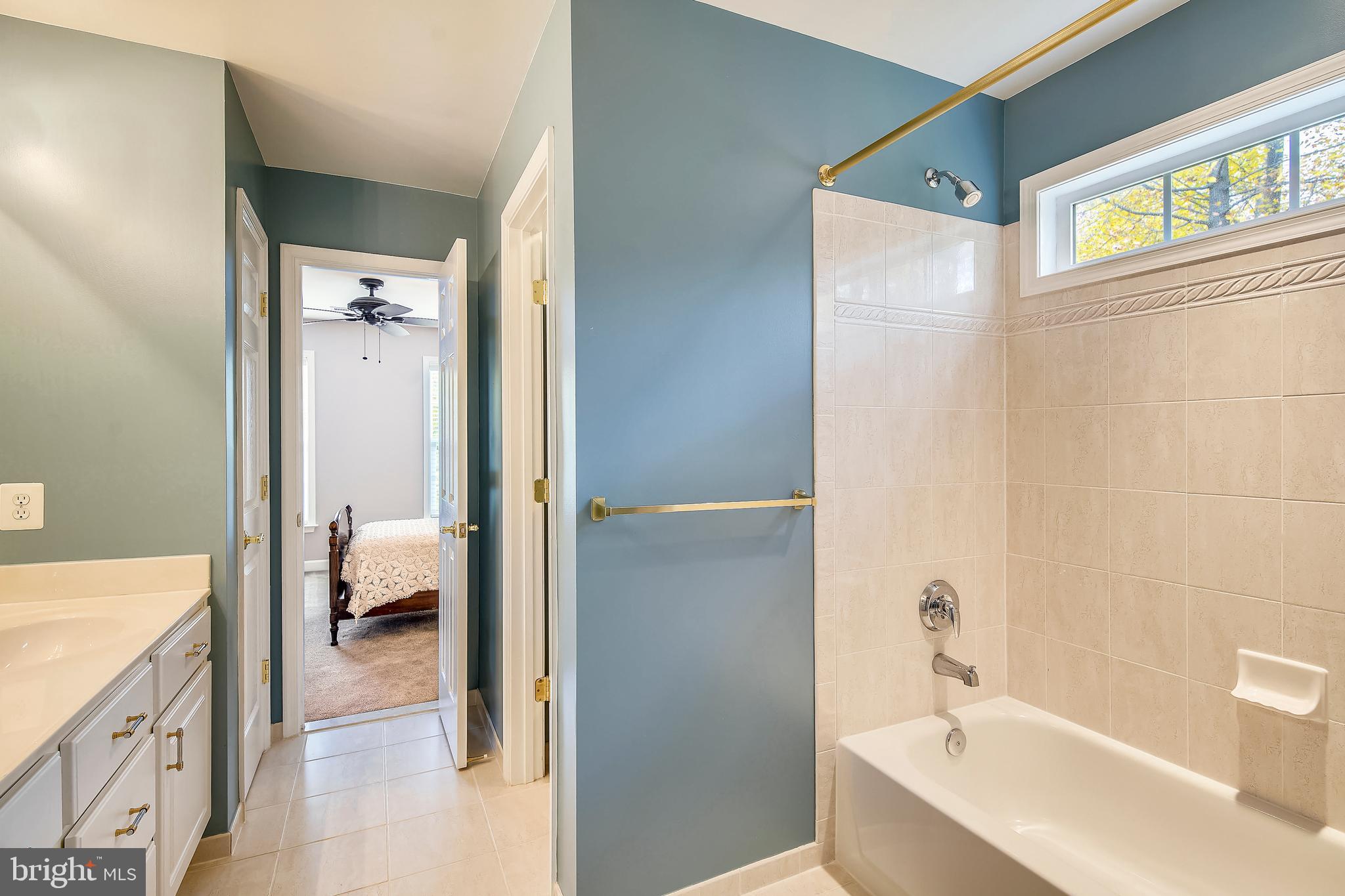6661 South Clifton Road Frederick, MD 21703 - Photo 33 of 68 Jack and Jill bathroom