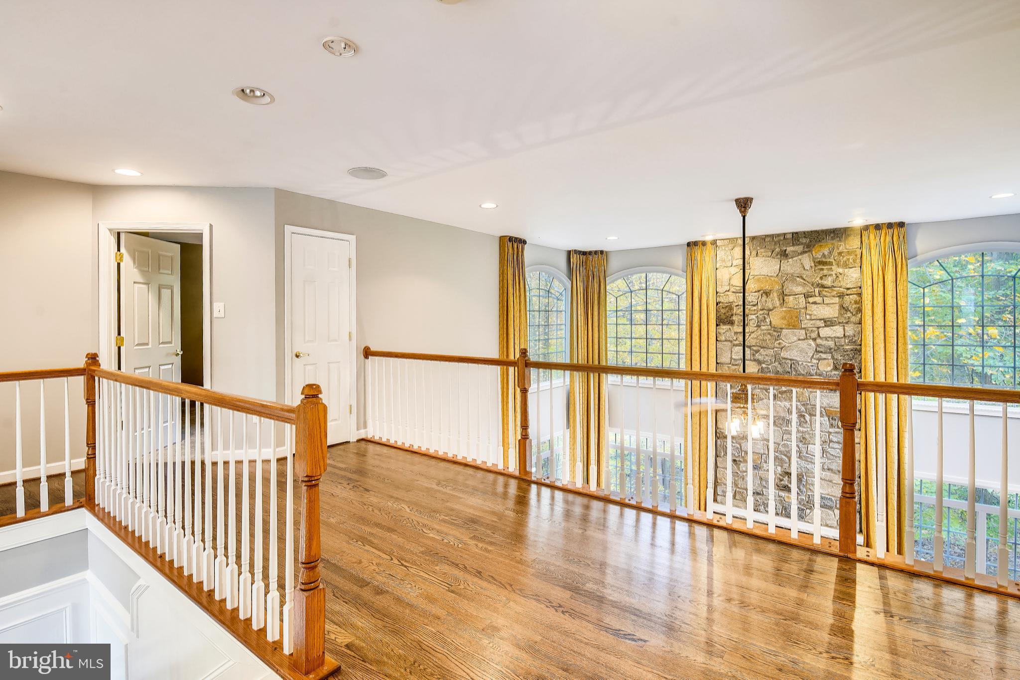 6661 South Clifton Road Frederick, MD 21703 - Photo 39 of 68 Upper level landing