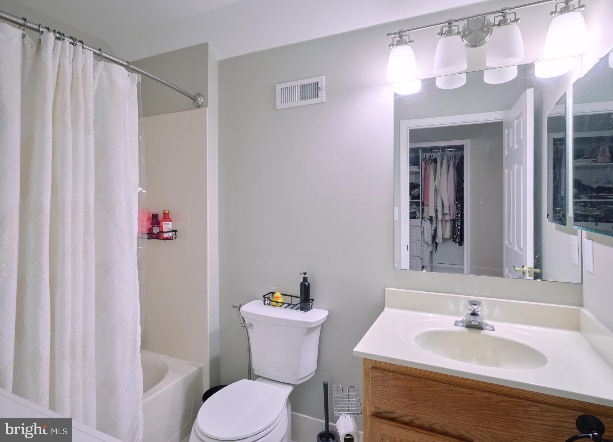 3402 Wiltshire Road Furlong, PA 18925 - Photo 35 of 68 Bathroom