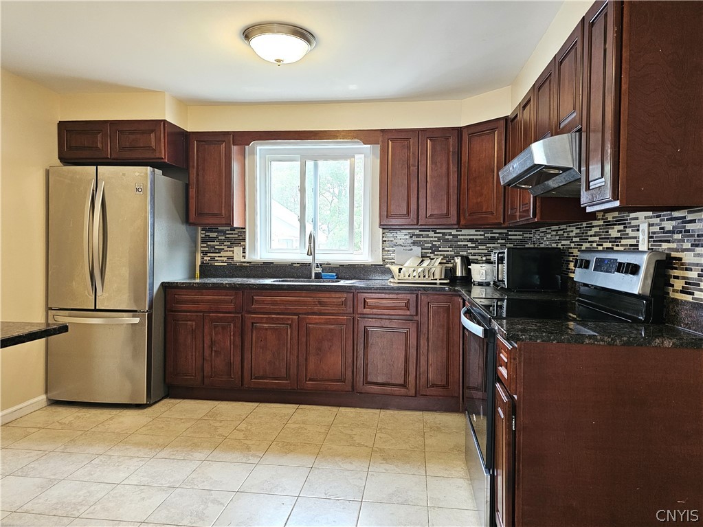 708 Herkimer Road Utica, NY 13502 - Photo 8 of 42