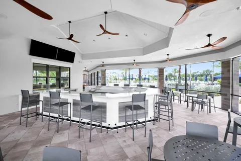 $687,500 | 2100 Appleton Circle South, Oakland Park, FL 33309